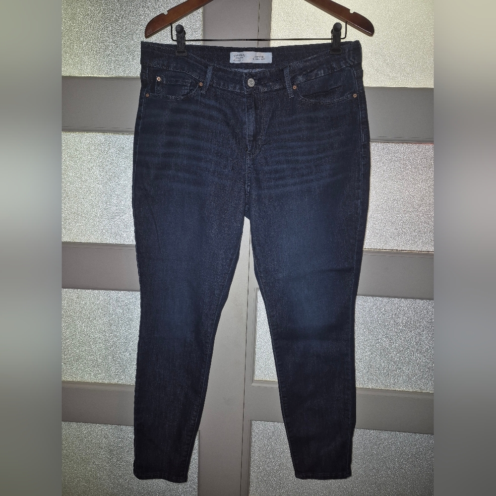 Signature Levis Blue Mid Rise Skinny Jeans